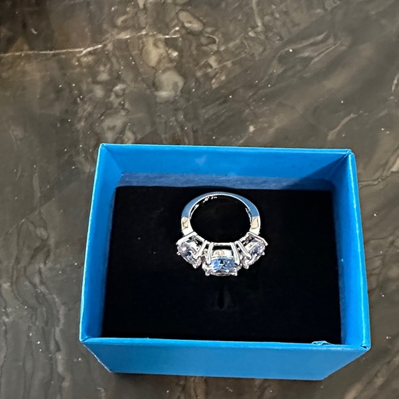 Joan Boyce Sterling Silver Large Anniversary Ring Faux Diamonds New Sz 5 - Picture 7 of 10